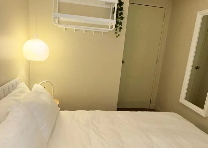 Apartment Value-beautiful 1br In The Heart Of Makati W Wifi, Washer-dryer, Pool & Gym