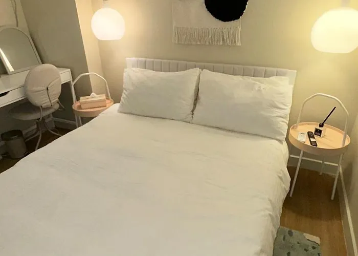 Value-beautiful 1br In The Heart Of Makati W Wifi, Washer-dryer, Pool & Gym Apartment Manila