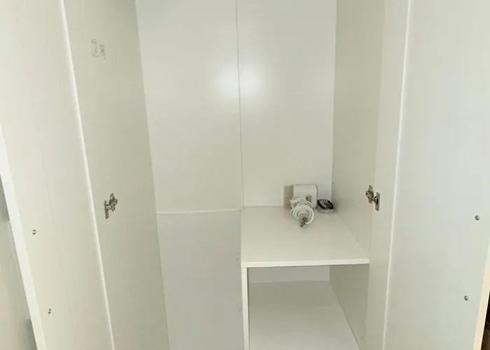 Apartment Value-beautiful 1br In The Heart Of Makati W Wifi, Washer-dryer, Pool & Gym *