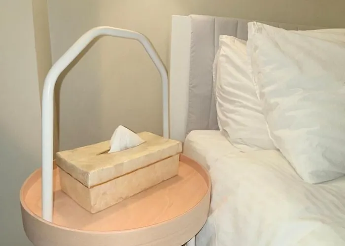 Value-beautiful 1br In The Heart Of Makati W Wifi, Washer-dryer, Pool & Gym * Manila