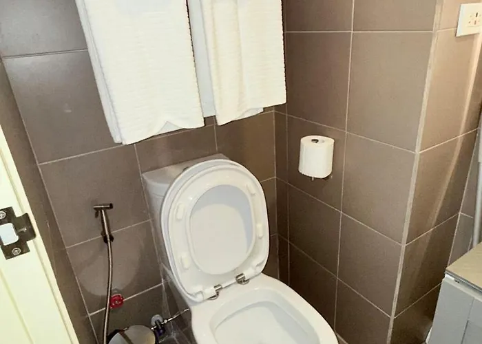 Value-beautiful 1br In The Heart Of Makati W Wifi, Washer-dryer, Pool & Gym *