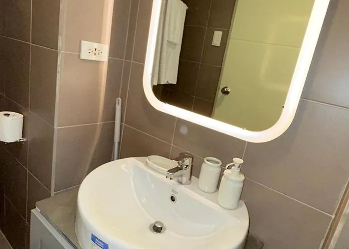 Value-beautiful 1br In The Heart Of Makati W Wifi, Washer-dryer, Pool & Gym *