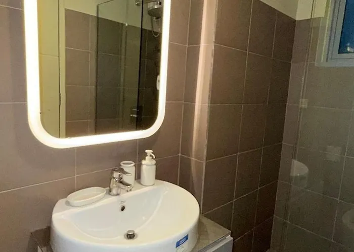 Value-beautiful 1br In The Heart Of Makati W Wifi, Washer-dryer, Pool & Gym Manila