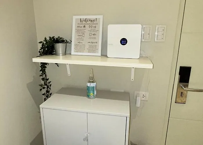 Value-beautiful 1br In The Heart Of Makati W Wifi, Washer-dryer, Pool & Gym *