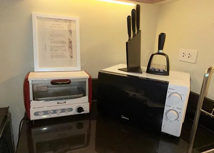 Value-beautiful 1br In The Heart Of Makati W Wifi, Washer-dryer, Pool & Gym