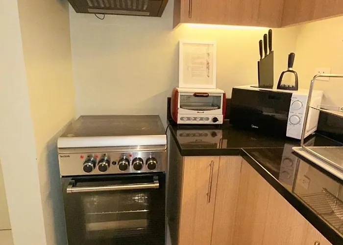 Value-beautiful 1br In The Heart Of Makati W Wifi, Washer-dryer, Pool & Gym