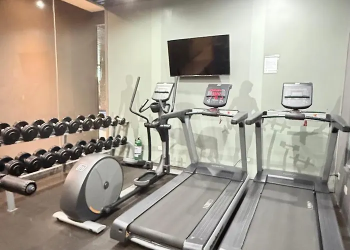 Apartment Value-beautiful 1br In The Heart Of Makati W Wifi, Washer-dryer, Pool & Gym