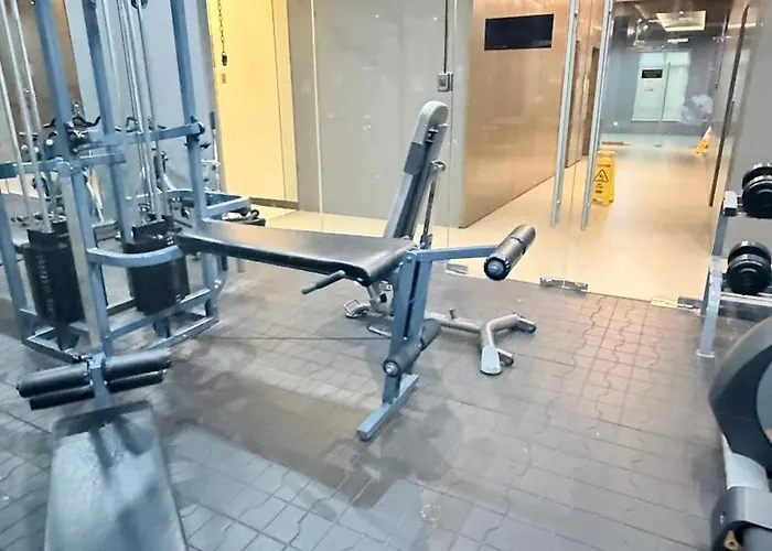 Apartment Value-beautiful 1br In The Heart Of Makati W Wifi, Washer-dryer, Pool & Gym